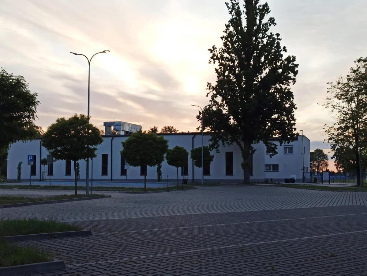 Hotel Sportowy Wolsztyn Esterno foto